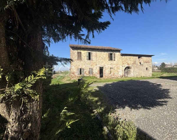 casale in vendita a San Secondo Parmense
