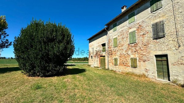 casale in vendita a San Secondo Parmense