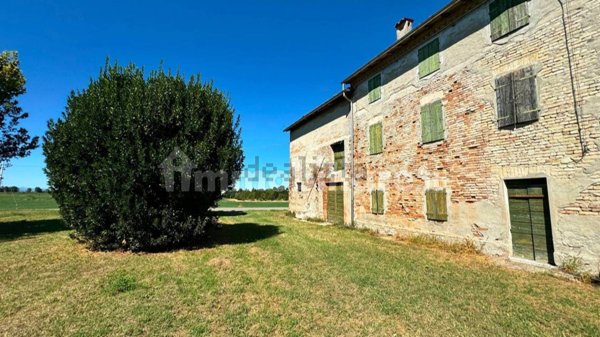 casale in vendita a San Secondo Parmense