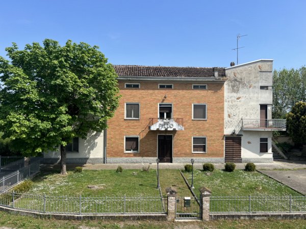casa indipendente in vendita a San Secondo Parmense