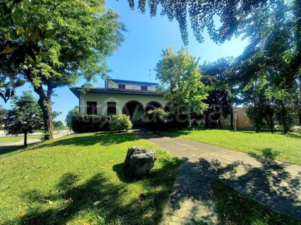 casa indipendente in vendita a San Secondo Parmense