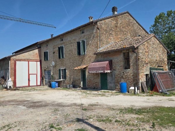 casa indipendente in vendita a San Secondo Parmense