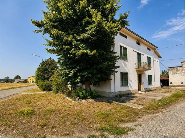 casa semindipendente in vendita a San Secondo Parmense
