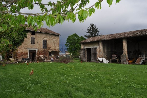 casale in vendita a San Secondo Parmense