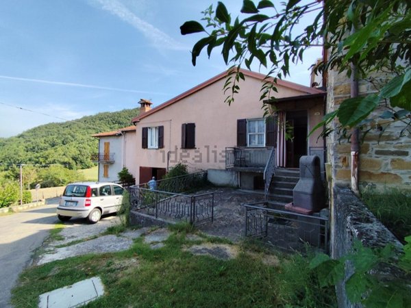 casa indipendente in vendita a Solignano