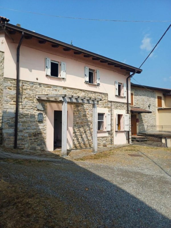 casa indipendente in vendita a Solignano in zona Marena