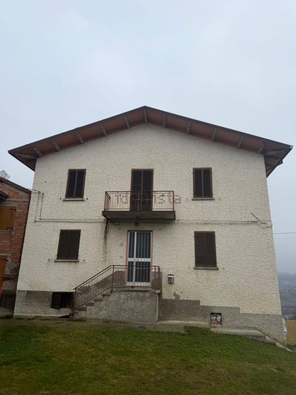 casa indipendente in vendita a Solignano
