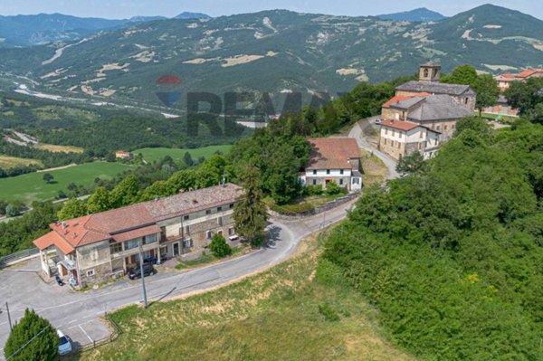 locale commerciale in vendita a Solignano