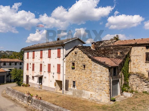 casa indipendente in vendita a Solignano in zona Marena