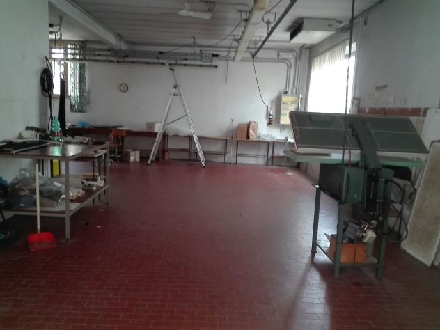 locale commerciale in vendita a Soragna