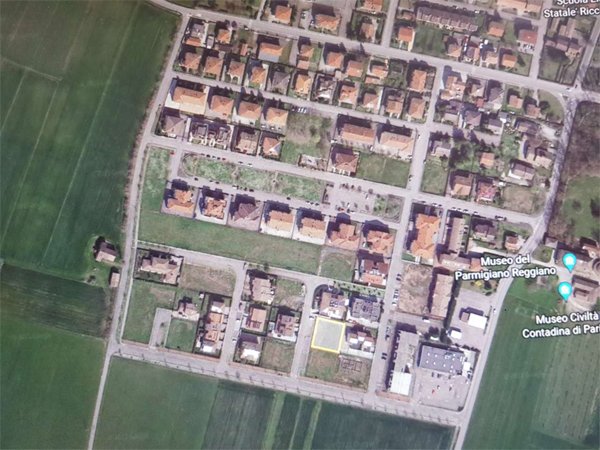 terreno edificabile in vendita a Soragna