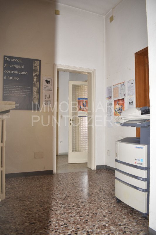 ufficio in vendita a Soragna