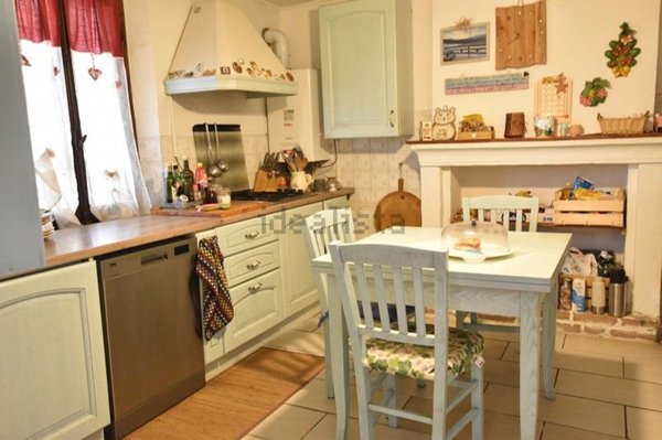 casa indipendente in vendita a Soragna