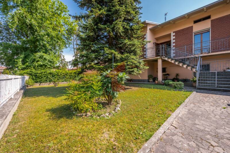 casa indipendente in vendita a Soragna