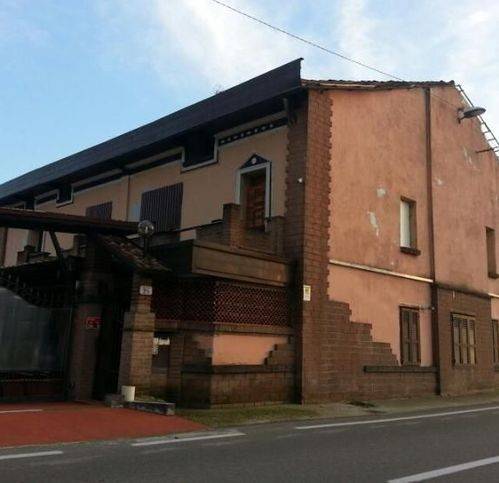 appartamento in vendita a Soragna in zona Carzeto