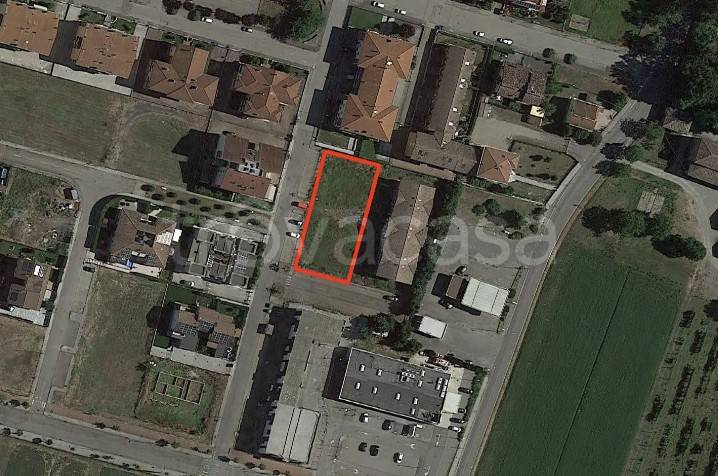 terreno edificabile in vendita a Soragna