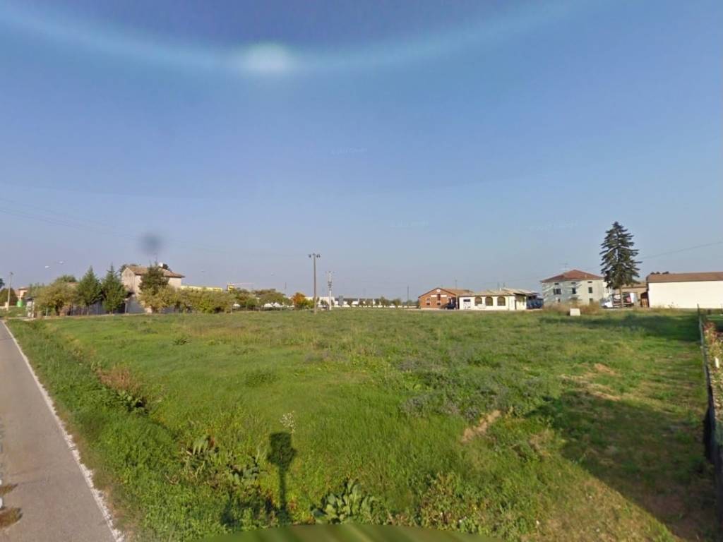 terreno edificabile in vendita a Soragna