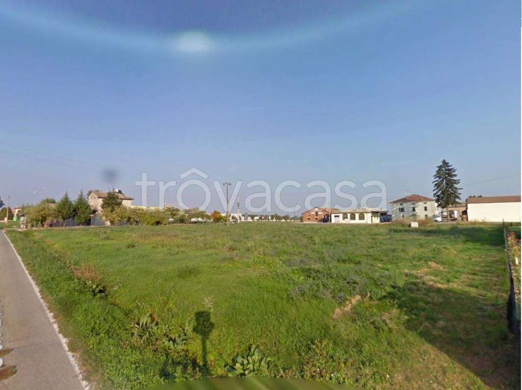 terreno edificabile in vendita a Soragna
