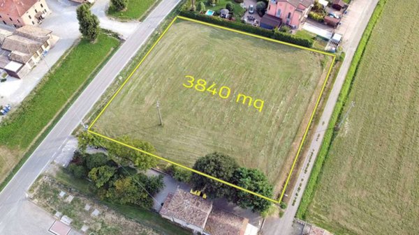 terreno edificabile in vendita a Soragna in zona Diolo