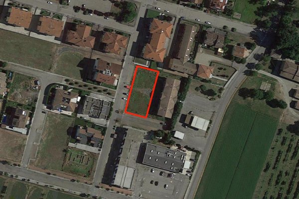 terreno edificabile in vendita a Soragna