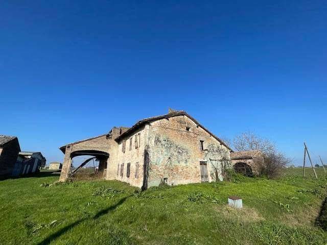 casa indipendente in vendita a Soragna