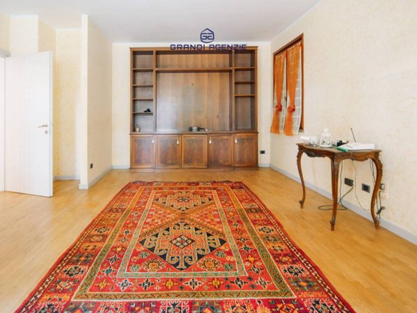 casa indipendente in vendita a Soragna