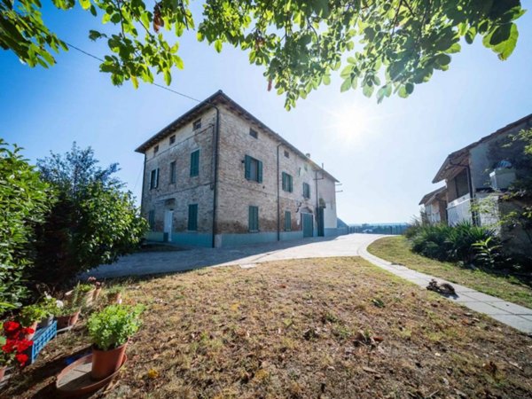 appartamento in vendita a Soragna in zona Diolo