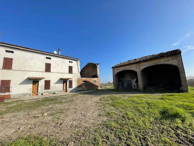 casa indipendente in vendita a Soragna