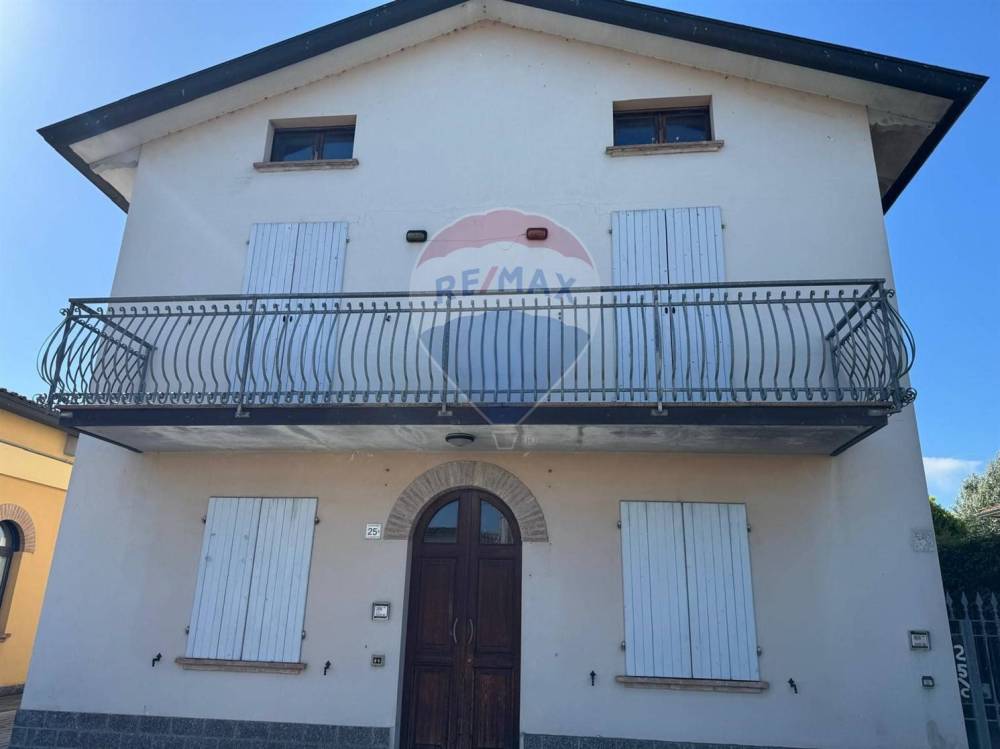 casa indipendente in vendita a Soragna in zona Carzeto