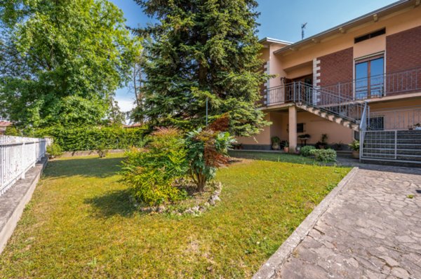 casa indipendente in vendita a Soragna