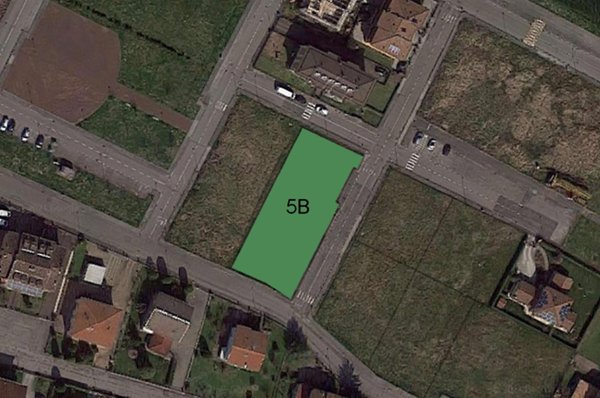 terreno edificabile in vendita a Soragna