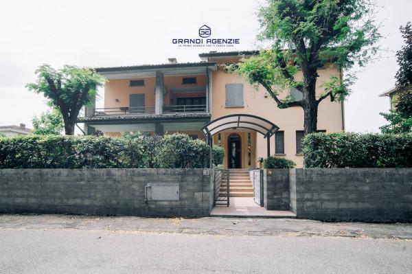 casa indipendente in vendita a Soragna