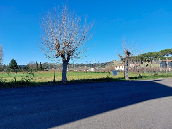 terreno edificabile in vendita a Soragna