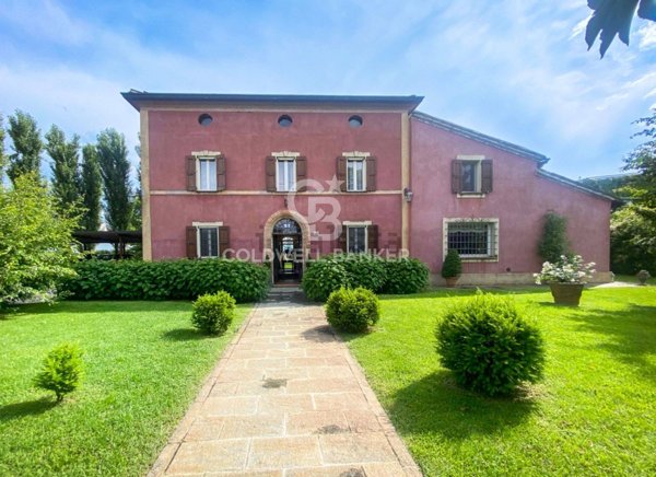casa indipendente in vendita a Soragna
