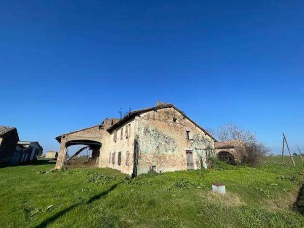 casale in vendita a Soragna