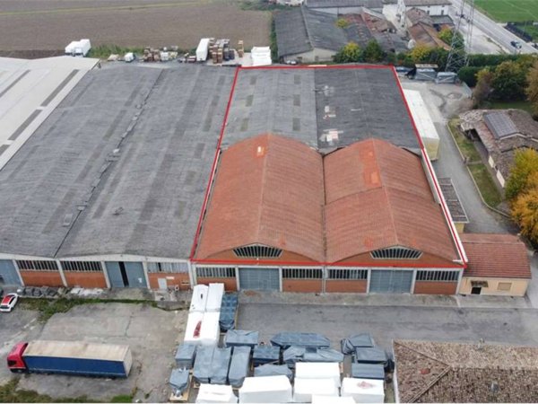 locale commerciale in vendita a Soragna in zona Carzeto