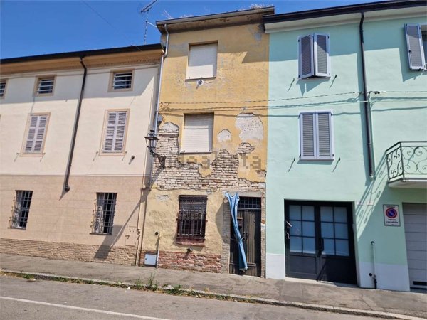 casa semindipendente in vendita a Soragna