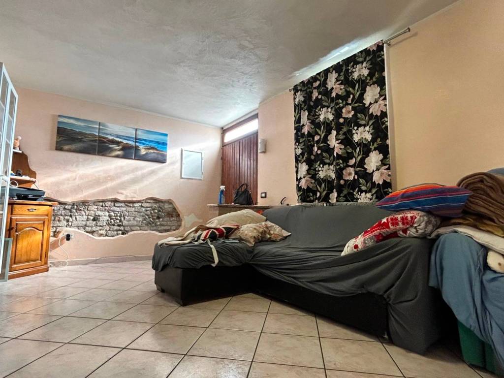 casa indipendente in vendita a Soragna in zona Castellina