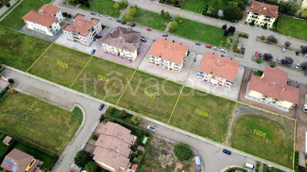 terreno edificabile in vendita a Soragna