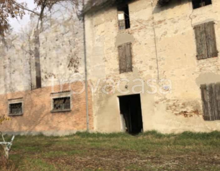 ufficio in vendita a Soragna in zona Carzeto