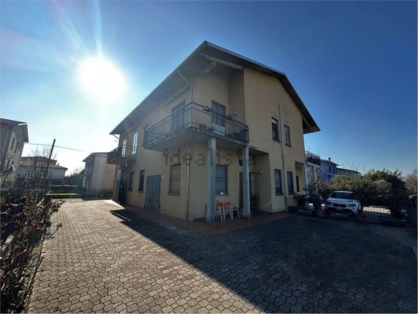 casa indipendente in vendita a Soragna