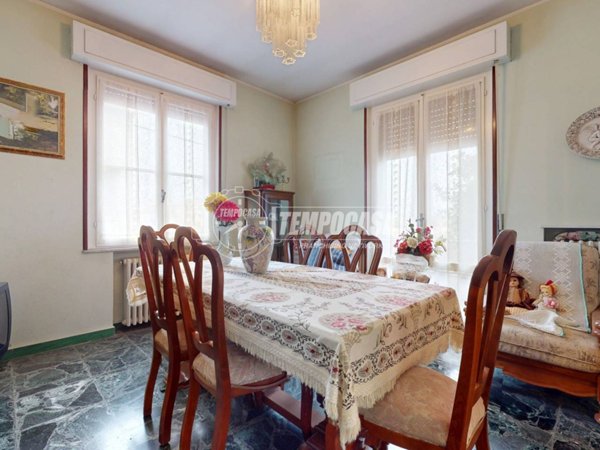 casa indipendente in vendita a Soragna in zona Castellina