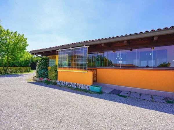 casa indipendente in vendita a Soragna