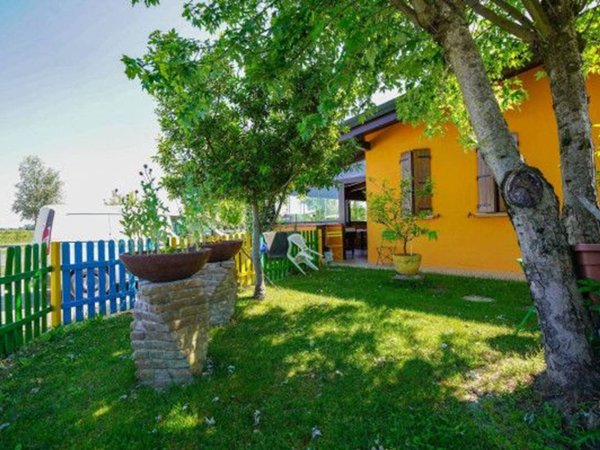 casa indipendente in vendita a Soragna in zona Diolo