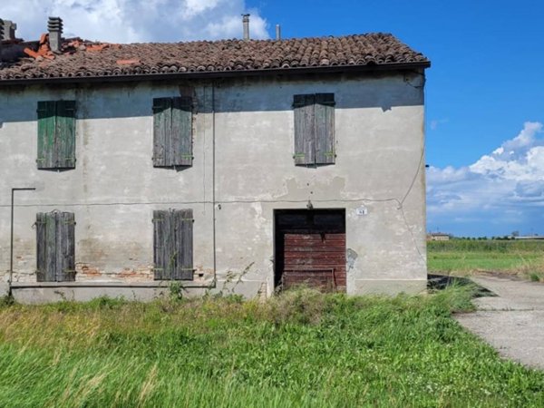 casa indipendente in vendita a Soragna in zona Carzeto
