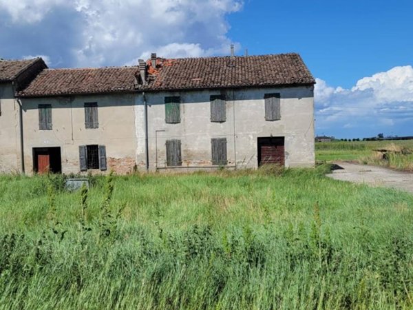 casa indipendente in vendita a Soragna in zona Carzeto