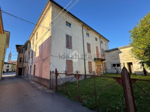 casa semindipendente in vendita a Soragna