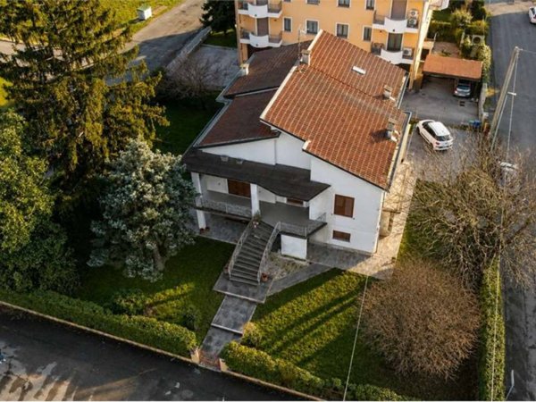 casa indipendente in vendita a Soragna
