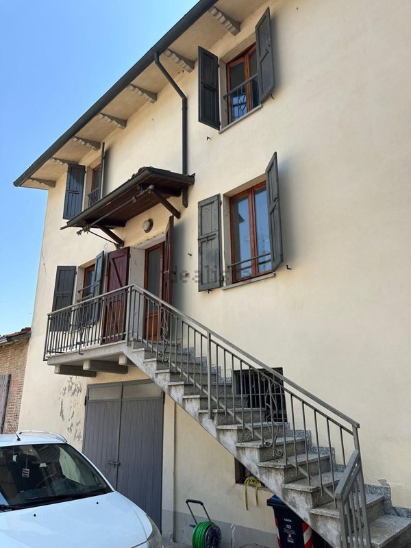 casa indipendente in vendita a Soragna
