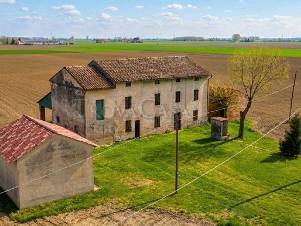 casale in vendita a Soragna